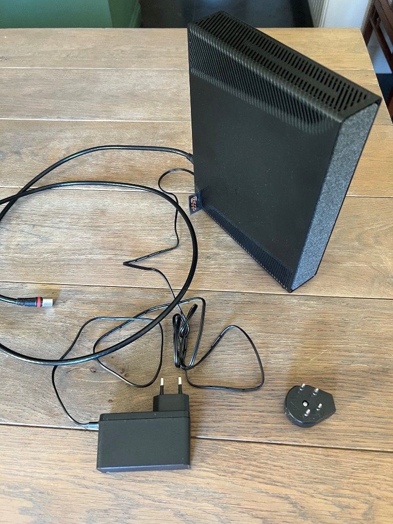 ziggo modem, Ophalen of Verzenden, Gebruikt, Router met modem, Sagemcom