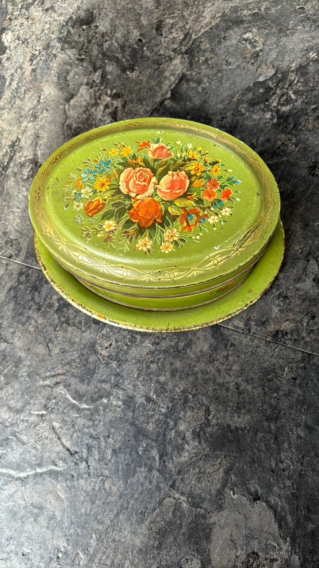Vintage Groene Blikken Doos met Bloemenpatroon, Ophalen of Verzenden