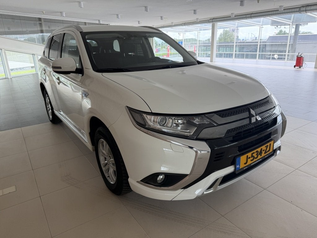 Mitsubishi Outlander 2.4 PHEV Pure (bj 2020, automaat), Auto's, Automaat, Euro 6, 4 cilinders, 1865 kg