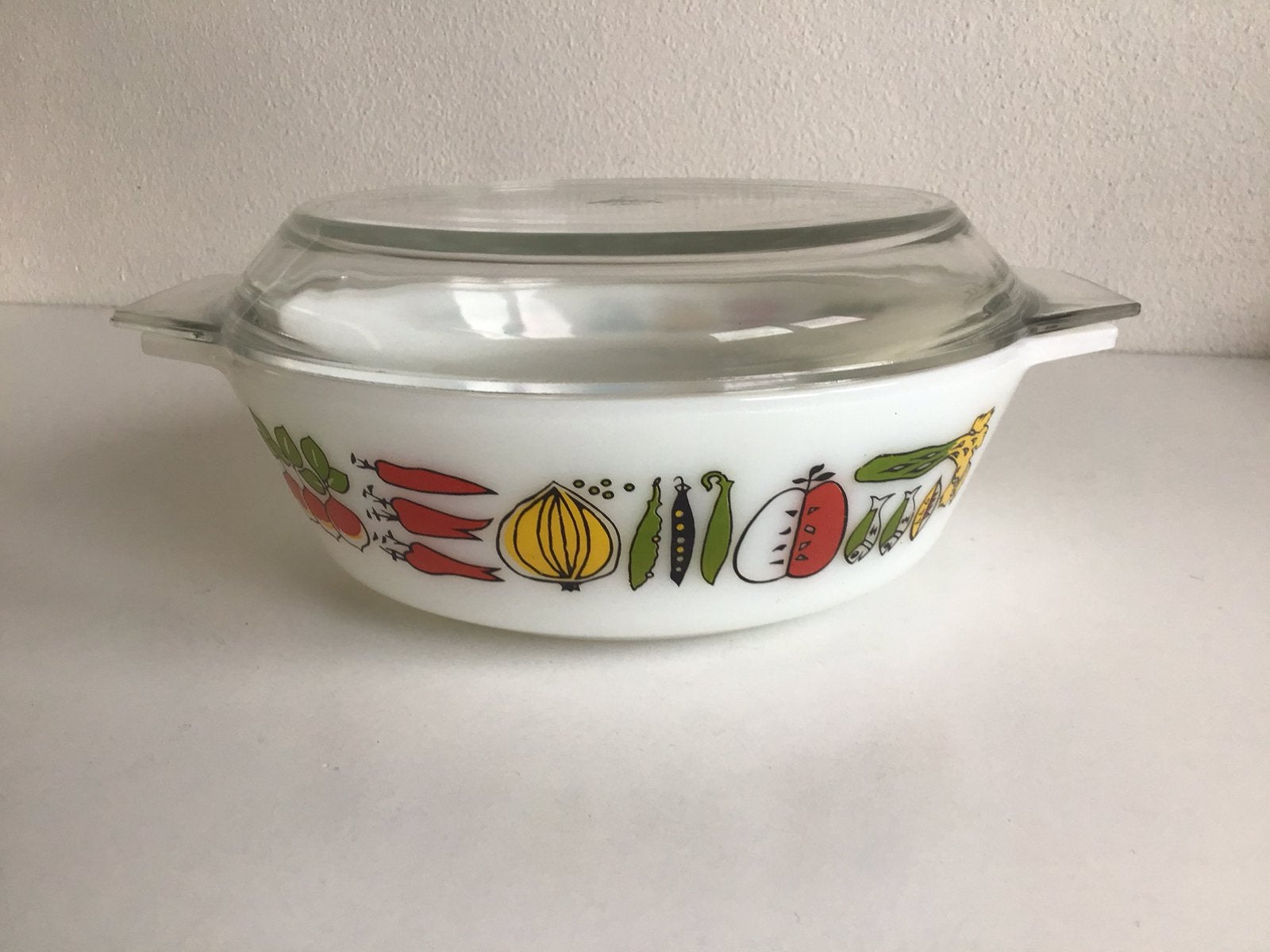 Vintage JAJ Pyrex schaal Harvest groentemotief + deksel, Ophalen of Verzenden, Huis en Inrichting