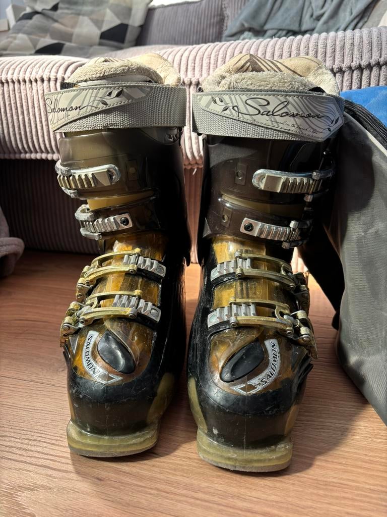 Salomon skischoenen + draagtas (schoenmaat 40-41,5), Sport en Fitness, Skiën en Langlaufen, Ophalen, 160 tot 180 cm, Gebruikt