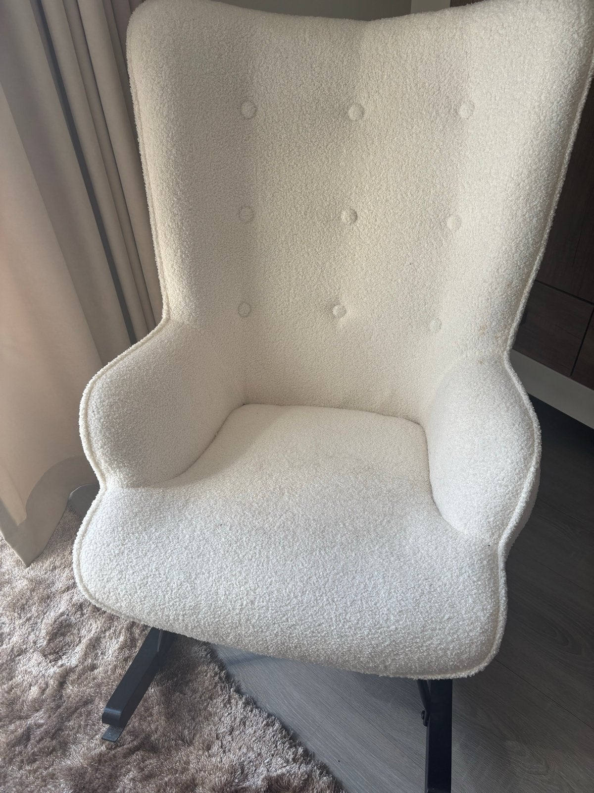 Comfortabele schommelstoel in teddy stof wit creme babykamer, Huis en Inrichting, Fauteuils, Ophalen, 75 tot 100 cm, Zo goed als nieuw