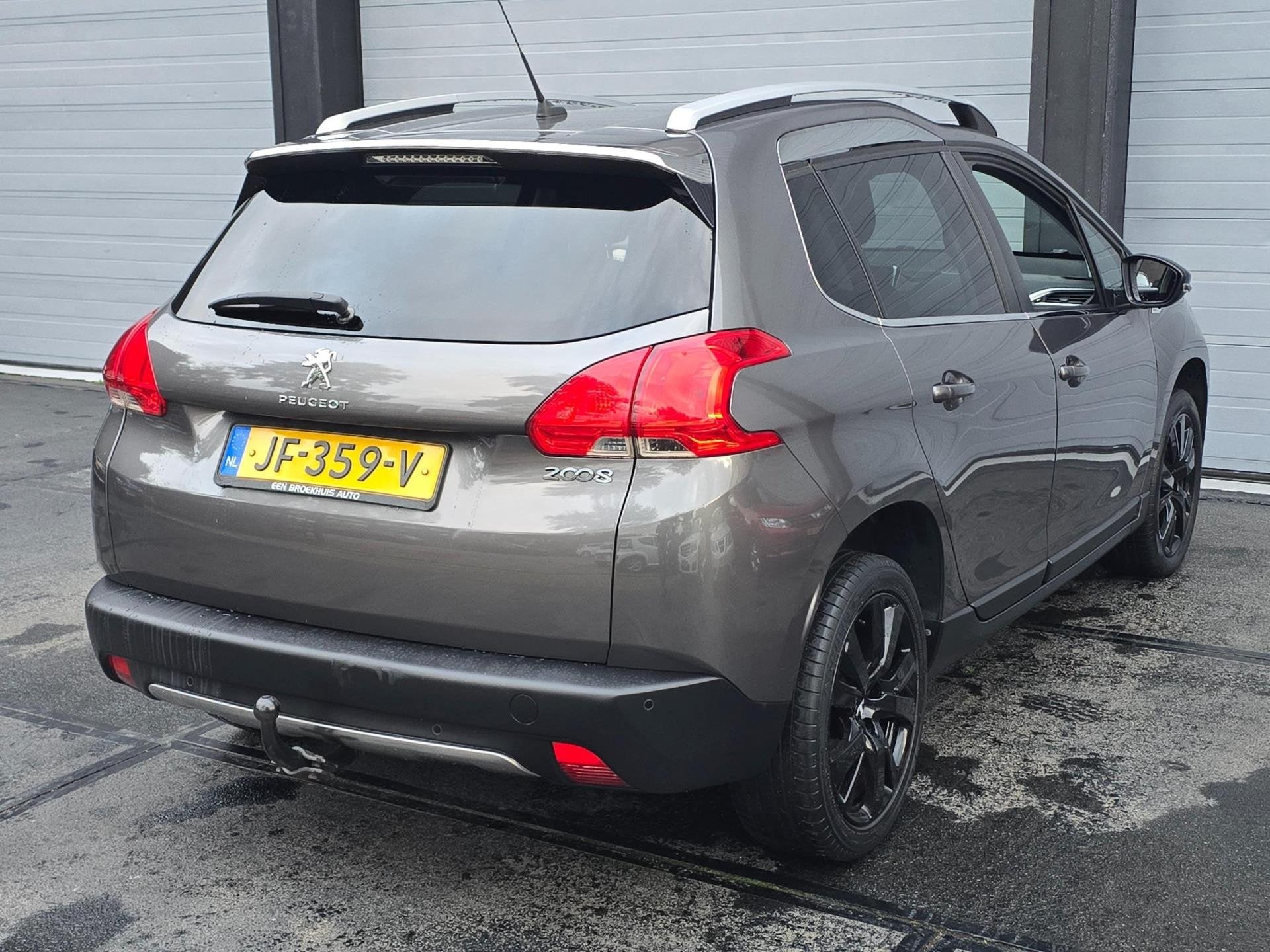 Peugeot 2008 1.2 PureTech Urban Cross, Auto's, Voorwielaandrijving, Gebruikt, 1270 kg, Leder en Stof