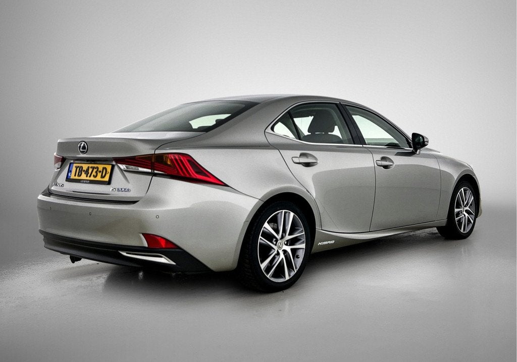 Lexus IS 300h Hybrid Business Line | Afneembare Trekhaak | P, Automaat, 12 maanden, Achterwielaandrijving, Gebruikt
