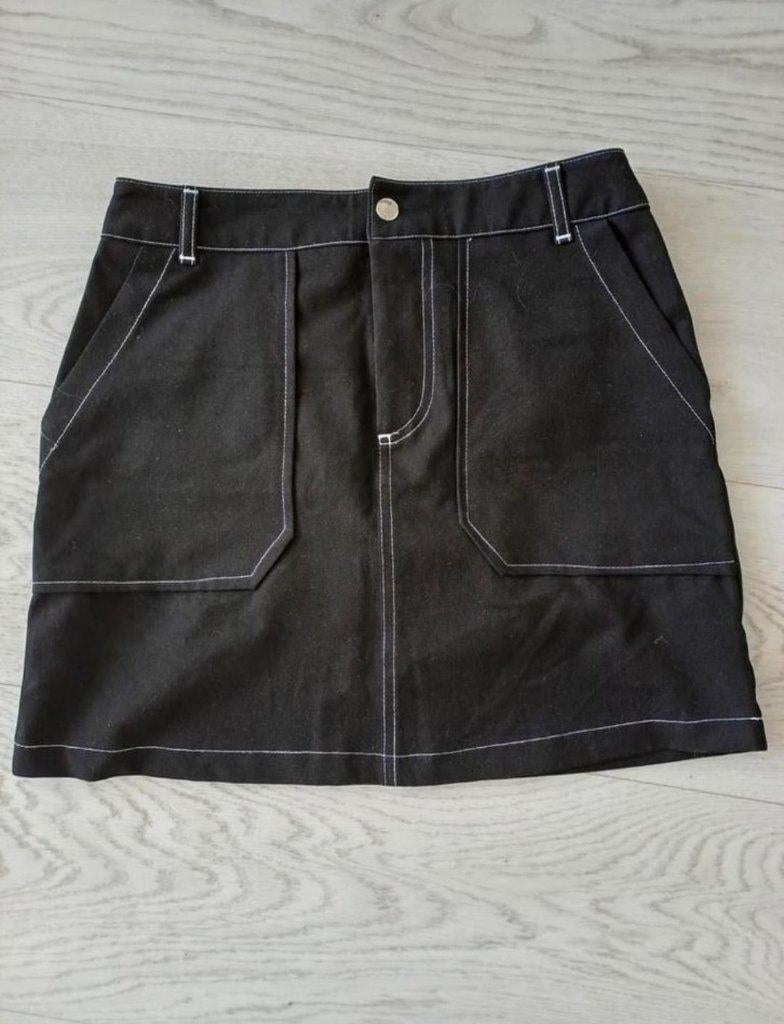 Zwart rokje maat XS mt 34 fantastische stof geen kreukels, Kleding | Dames, Rokken, Distrikt Nørrebro, Zwart, Ophalen of Verzenden