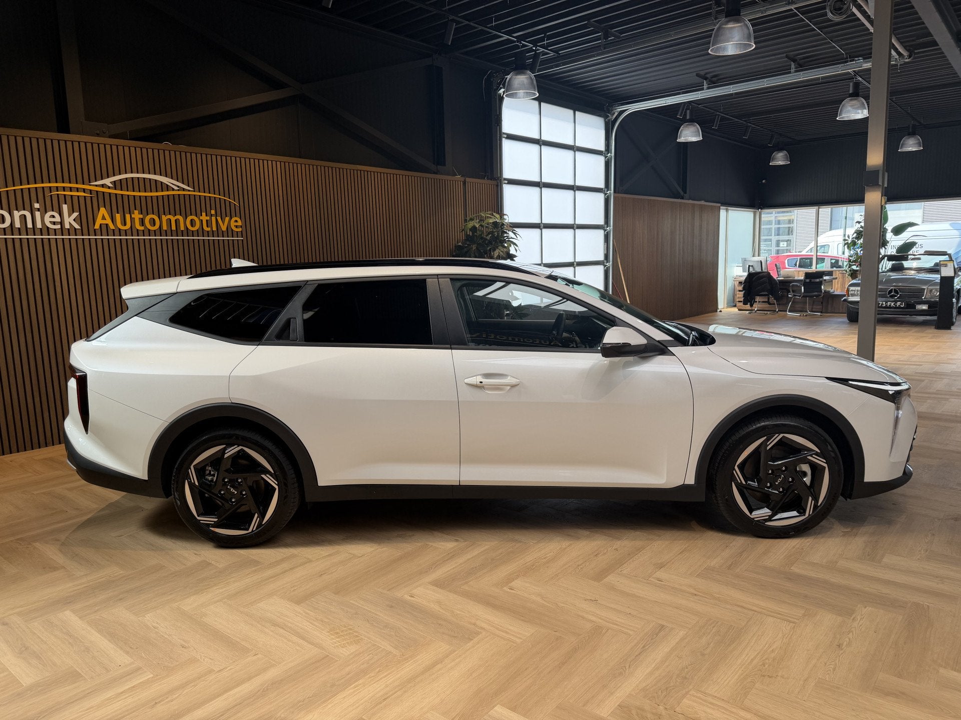 Kia K4 Sportswagon 1.6 T-GDi GT-Line Launch Edition, Auto's, Zwart, 4 cilinders, Verwarmde buitenspiegels, 179 pk
