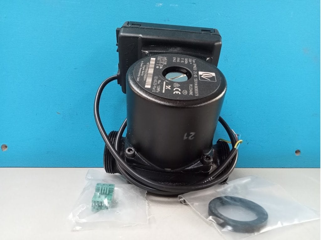 Cv pomp Nefit UPMGEO 25-85-130 MM  7736700081, Niet ingevuld, Cv-ketel of Combi-ketel, Niet ingevuld, Nieuw
