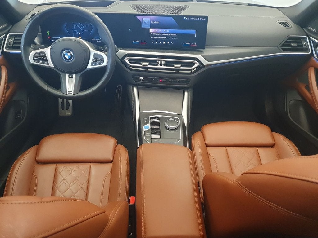 BMW i4 eDrive40 M Sportpakket Pro Pano, Head up, Trekhaak, Auto's, BMW, 12 maanden, Achterwielaandrijving, Gebruikt, 590 km