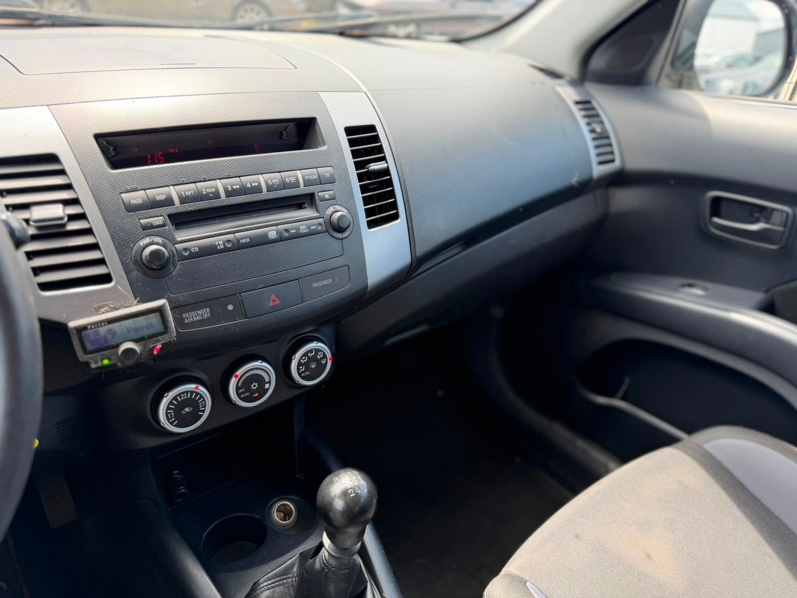 Mitsubishi Outlander 2.0 DI-D Invite 2008 Nieuw model 4X4 Tr, Auto's, Mitsubishi, 15 km/l, 4 cilinders, Origineel Nederlands, Bedrijf