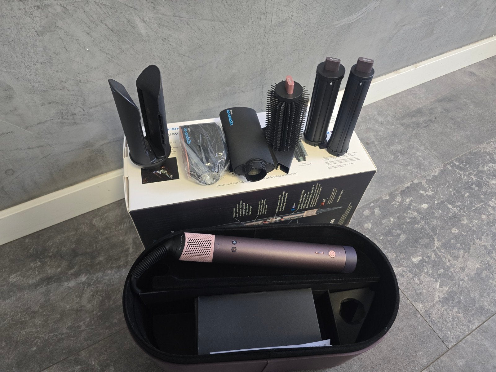 Dyson Airwrap Stijltang & Föhn in 1 Coanda 2x  6 Delig Nieuw, Ophalen of Verzenden, Nieuw, Föhn of Haardroger