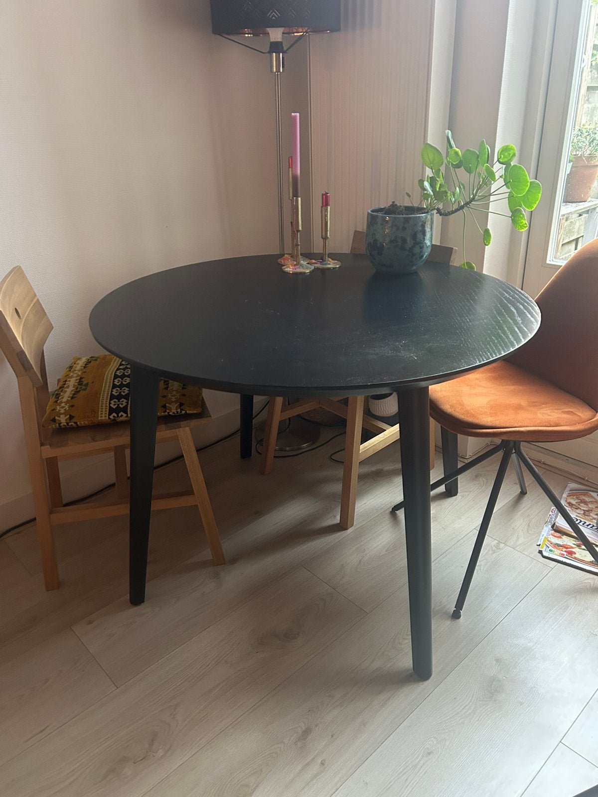 Zwarte ikea tafel, Ophalen, Gebruikt, 100 tot 150 cm, Rond