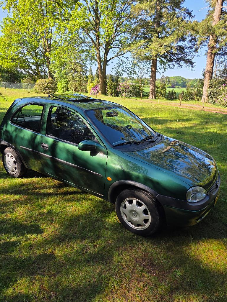 Opel Corsa 1.2 I  16V 3D | Met nieuwe APK t/m 21 mei 2027!!, Auto's, Opel, 450 kg, 850 kg, Origineel Nederlands, Overige kleuren