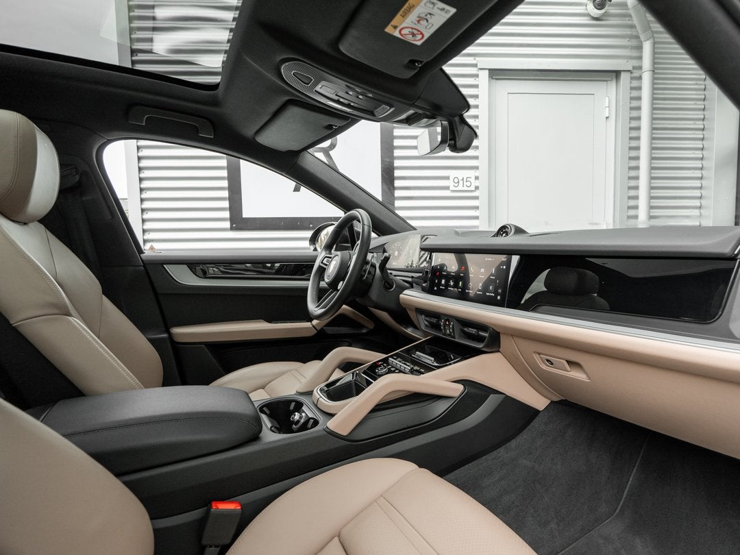 Foto 9 van Porsche Cayenne Coupé 3.0 E-Hybrid | SportDesign | Luchtver