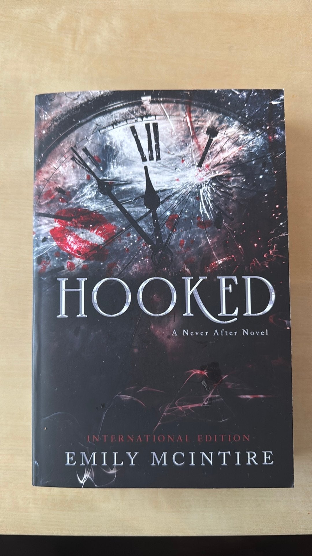 Hooked, Ophalen, Zo goed als nieuw