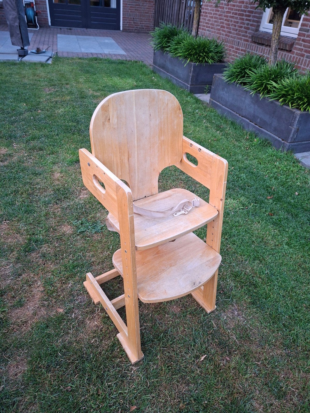 Houten kinderstoel met tuigje - Meegroeistoel, Ophalen, Gebruikt, Meegroeistoel, Gordel(s)