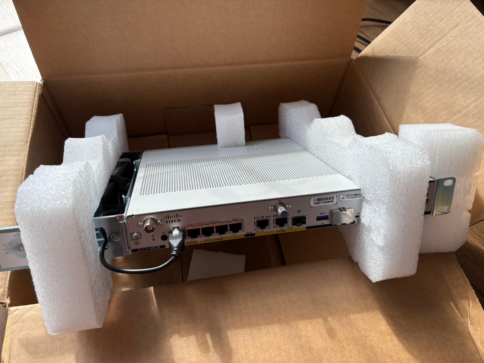 Cisco C1111-4PLTEEA, Ophalen, Zo goed als nieuw, Router met modem, Cisco