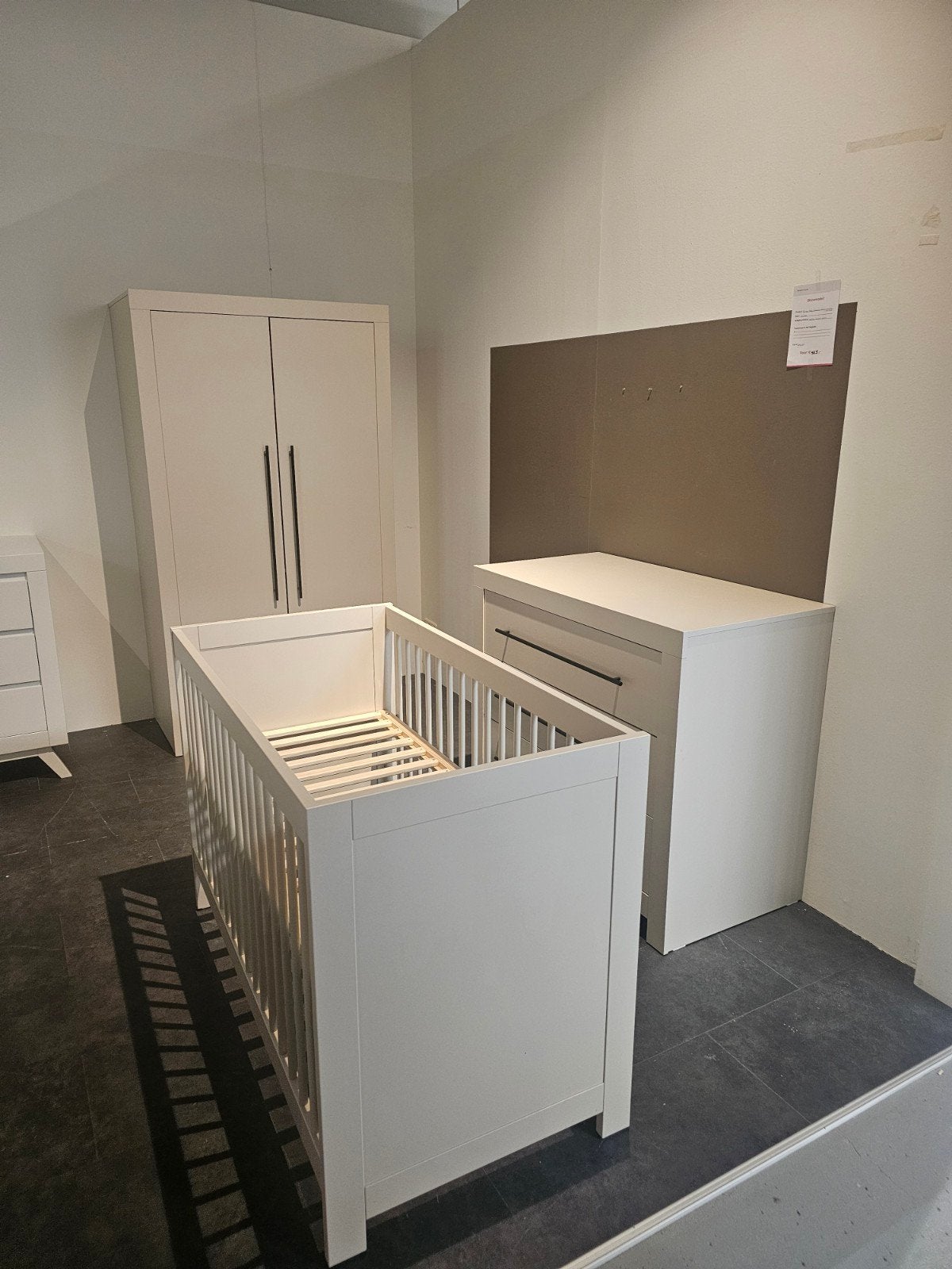Europe Baby Vittoria, 60x120, commode en kast, oatmeal, Ophalen, Zo goed als nieuw, Jongetje of Meisje