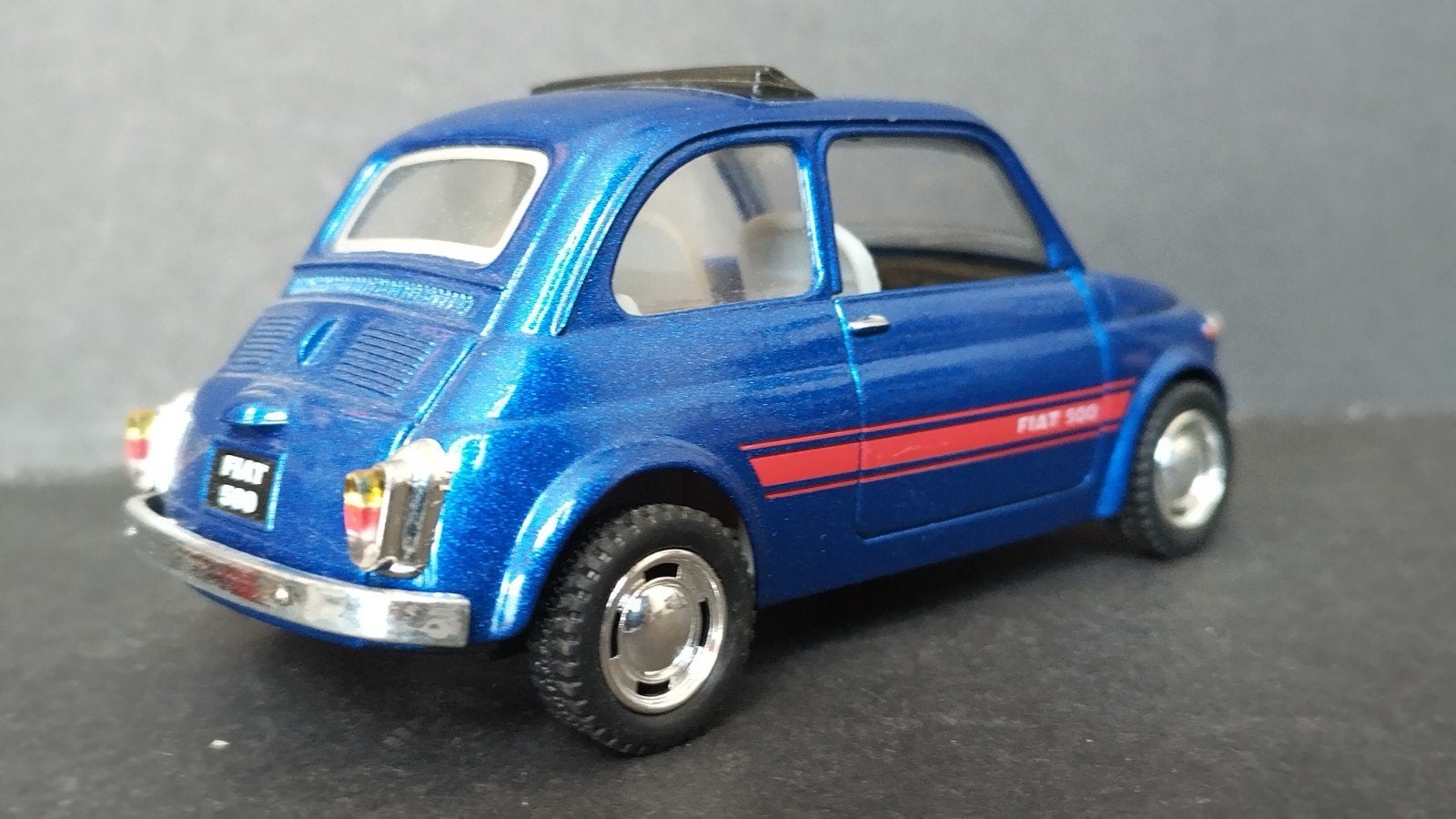 Fiat 500 Abarth Blue 1:24 Kinsmart Pol, Overige merken, Auto, Verzenden, .