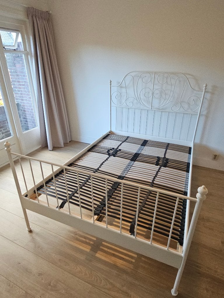 Ikea bed Leirvik 140x200cm (incl. lattenbodem), Huis en Inrichting, Ophalen, Wit, Tweepersoons, 140 cm