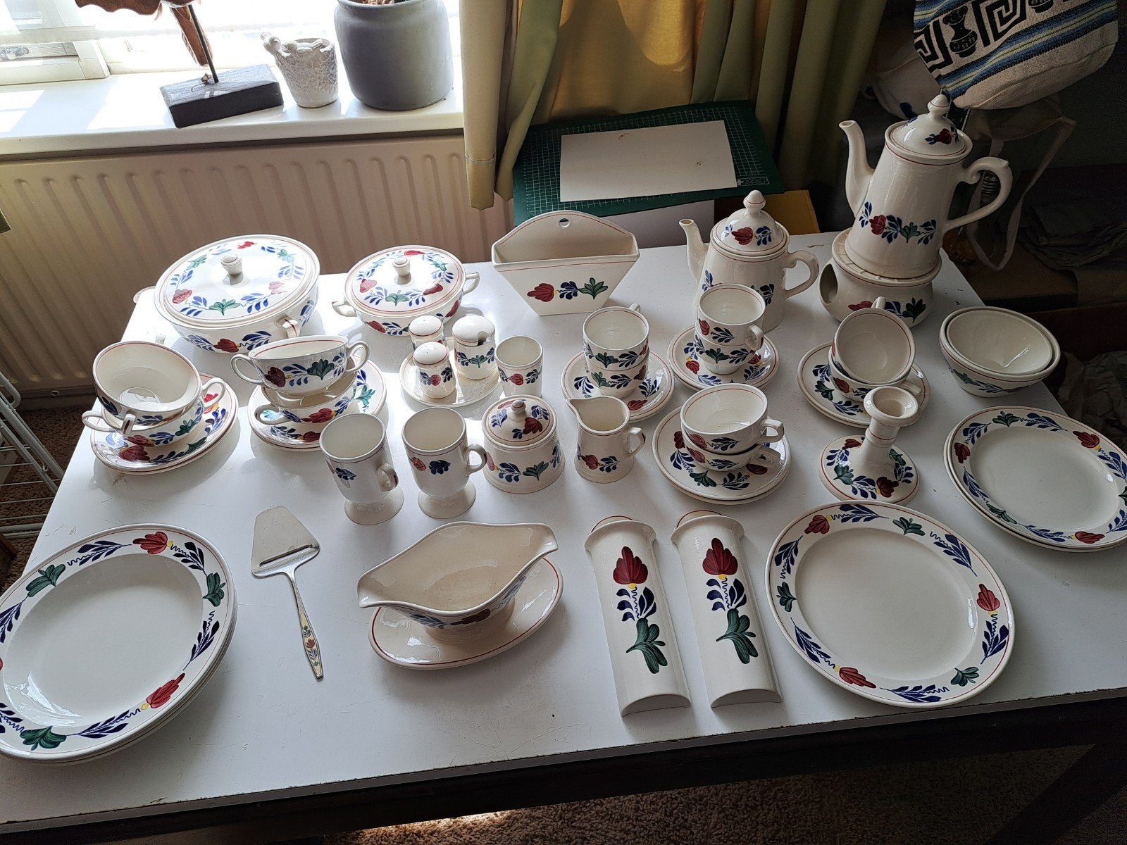 Diverse Brabants Bont servies - Liefst alles in één koop, Huis en Inrichting, Keuken | Servies, Ophalen, Gebruikt
