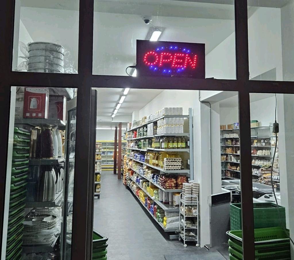 SUPERMARKT TER OVERNAME AFRIKAANDERWIJK ROTTERDAM, Computers en Software, Laptop-opladers, Nieuw, Ophalen of Verzenden