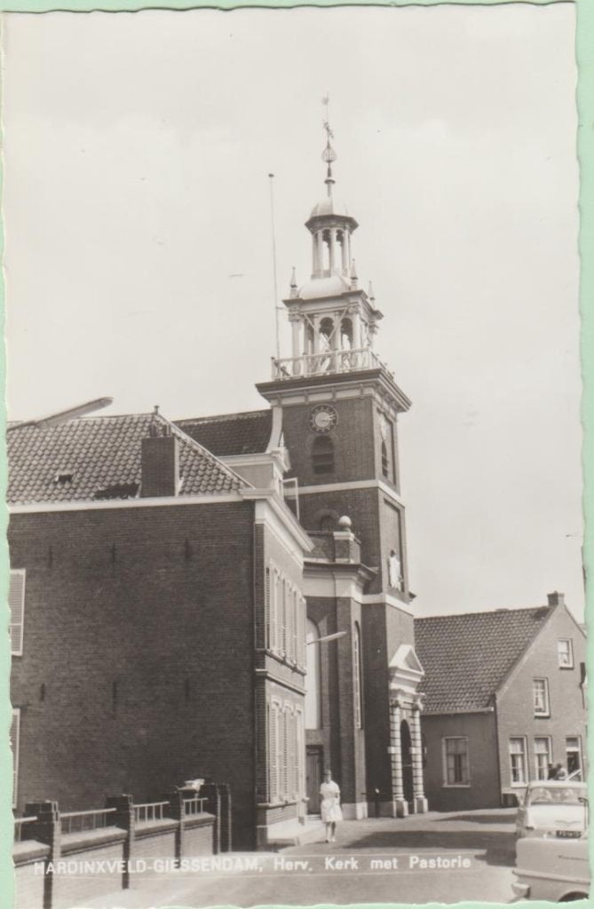 Hardinxveld-Giessendam Herv. kerk m. Pastorie '62., Verzamelen, Ophalen, 1960 tot 1980, Ongelopen, Zuid-Holland