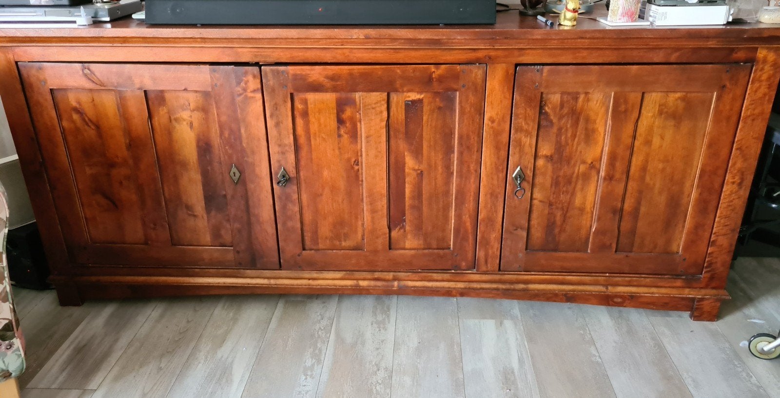 Massief houten dressoir met 3 deuren, Ophalen, 200 cm of meer, 25 tot 50 cm, Gebruikt