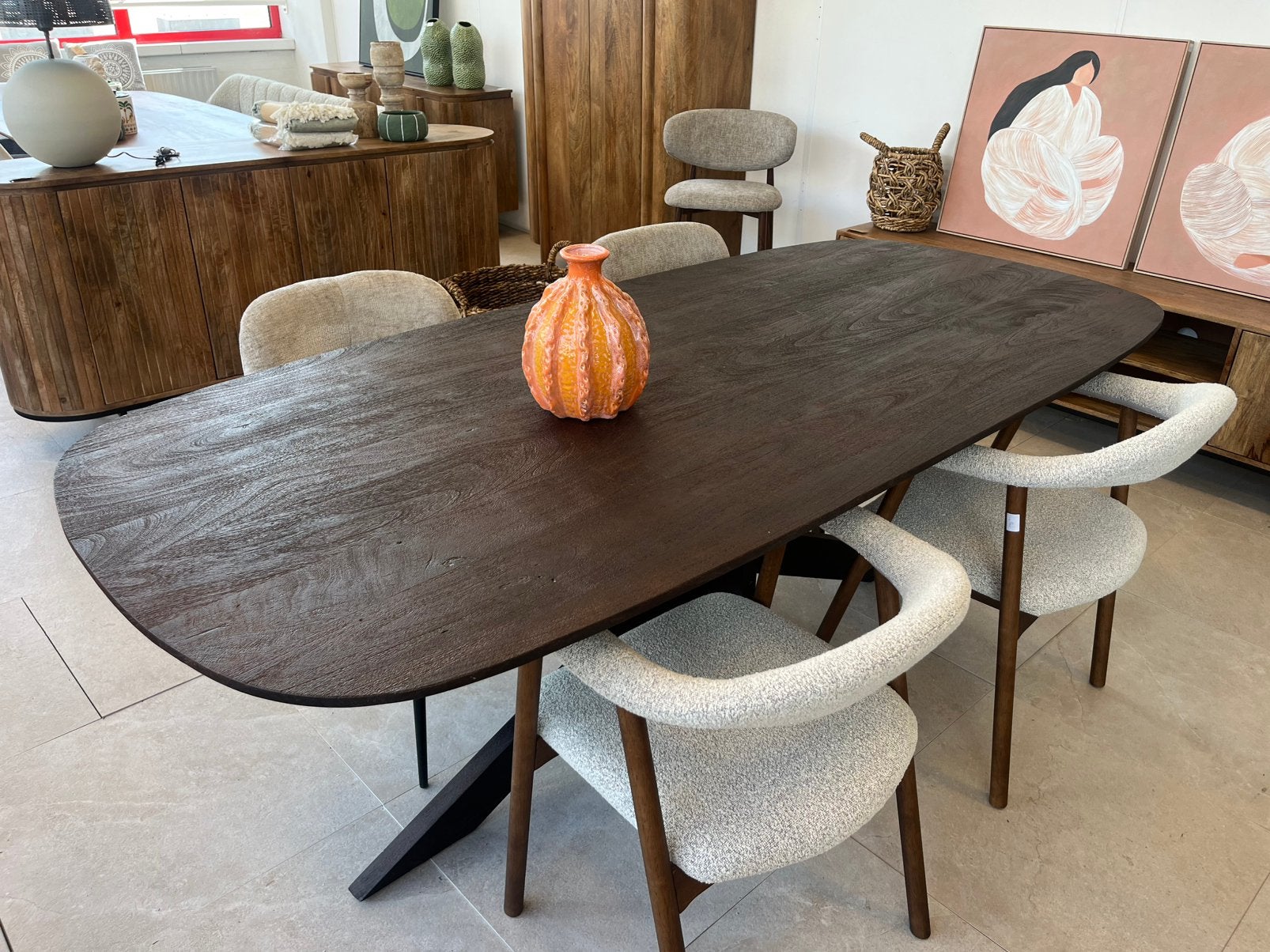 Magazijn leegverkoop eettafel deens ovaal mangohout matrix