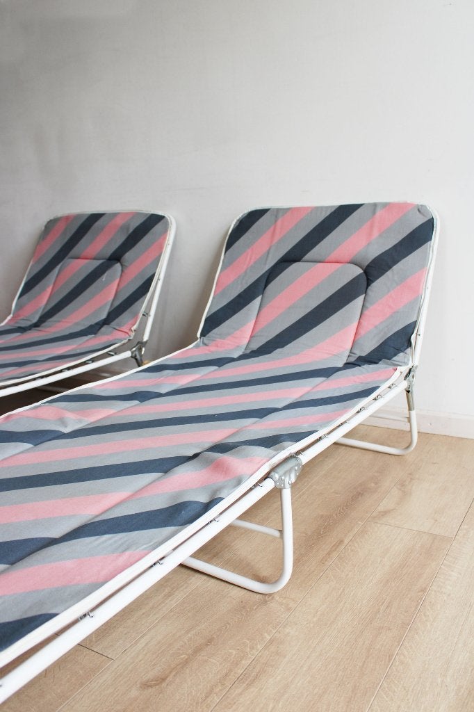 Set roze vintage stretcheres. Retro ligbed / opklapbed, 2 x, Tuin en Terras, Ligbedden, Ophalen, O, O, Aluminium