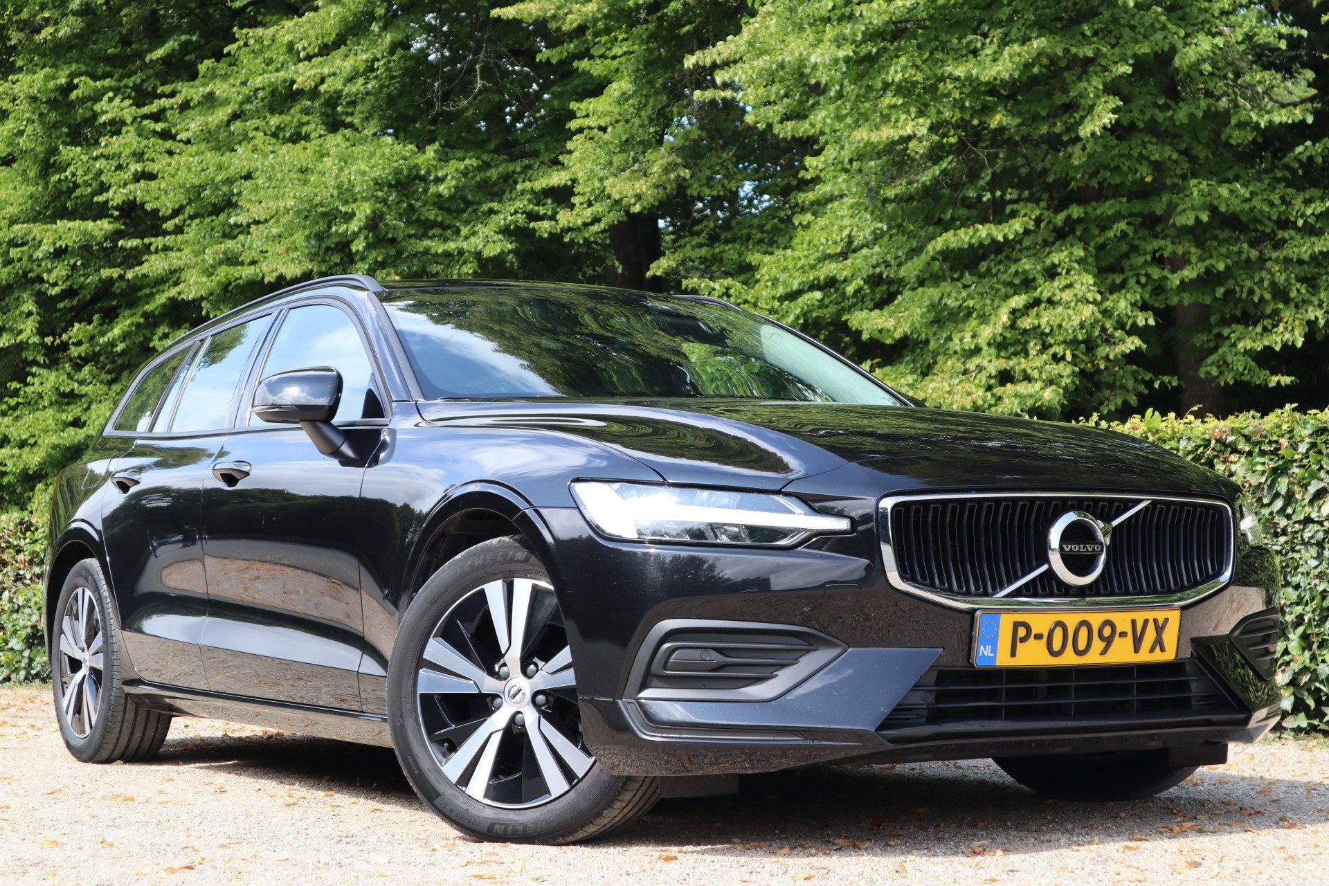 Volvo V60 2.0 B3 Momentum Advantage | Trekhaak | Carplay |, Auto's, Volvo, 12 maanden, Euro 6, 4 cilinders, Zwart