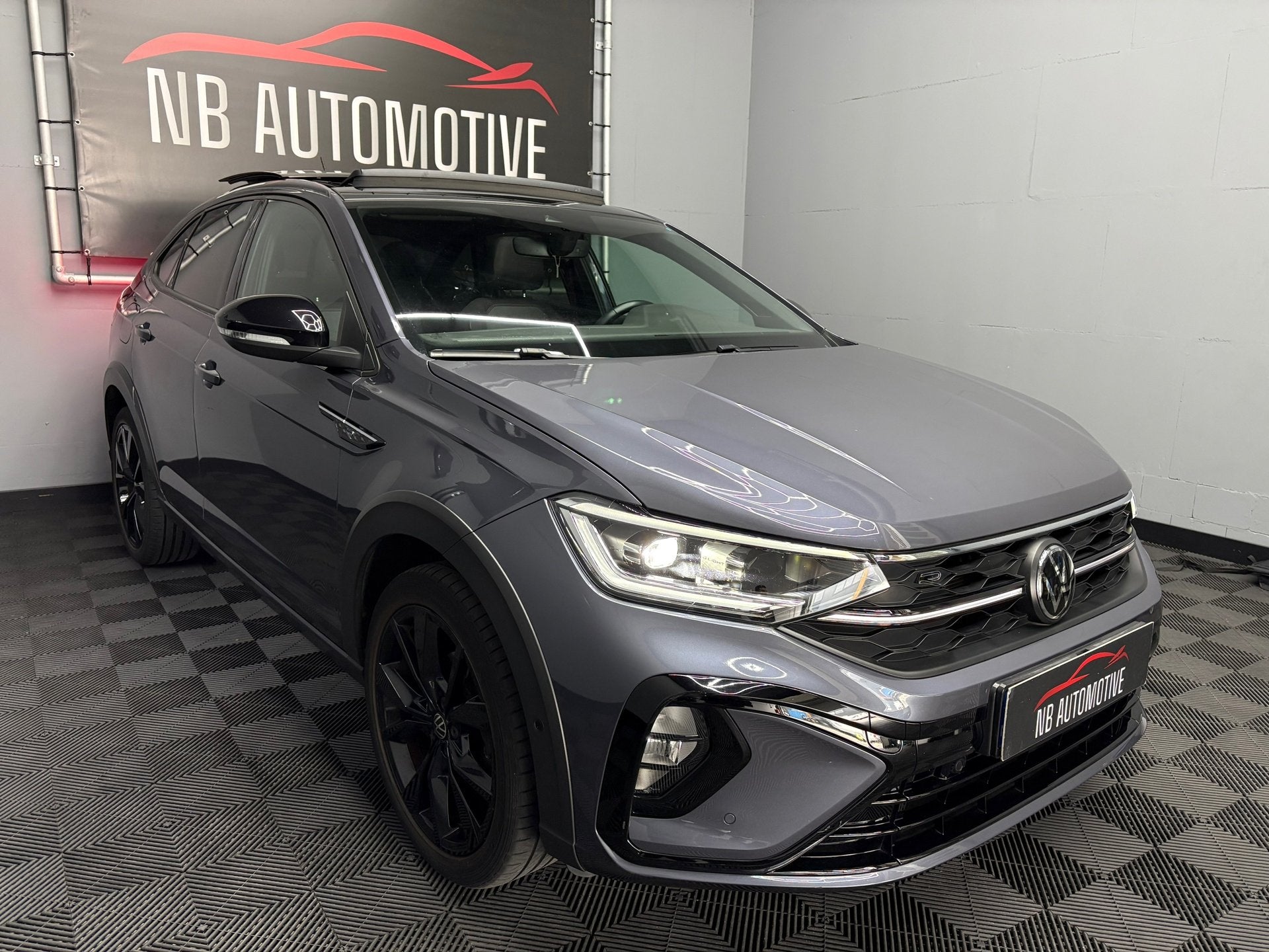 Volkswagen Taigo 1.0 TSI R-Line Pano, 1160 kg, Stof, Gebruikt, Bedrijf