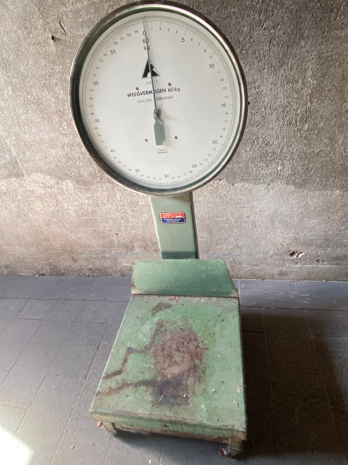 Oude vloerweegschaal, Doe-het-zelf en Verbouw, Weegschalen, Ophalen, Gebruikt, Vloerweegschaal, 50 tot 100 kg