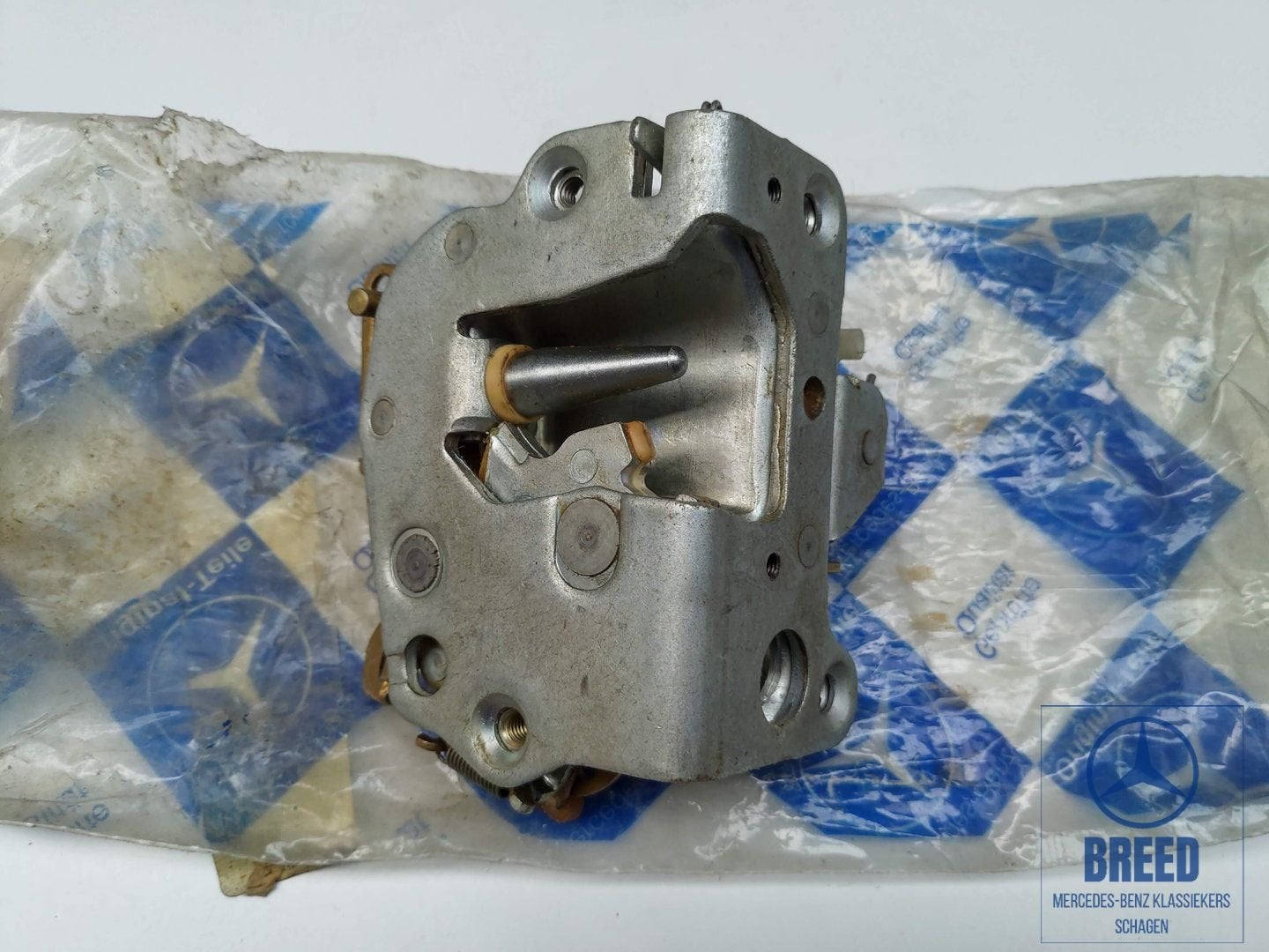 NOS slotmechaniek linksachter voor Mercedes-Benz W116, -, Nieuw, Ophalen of Verzenden, -