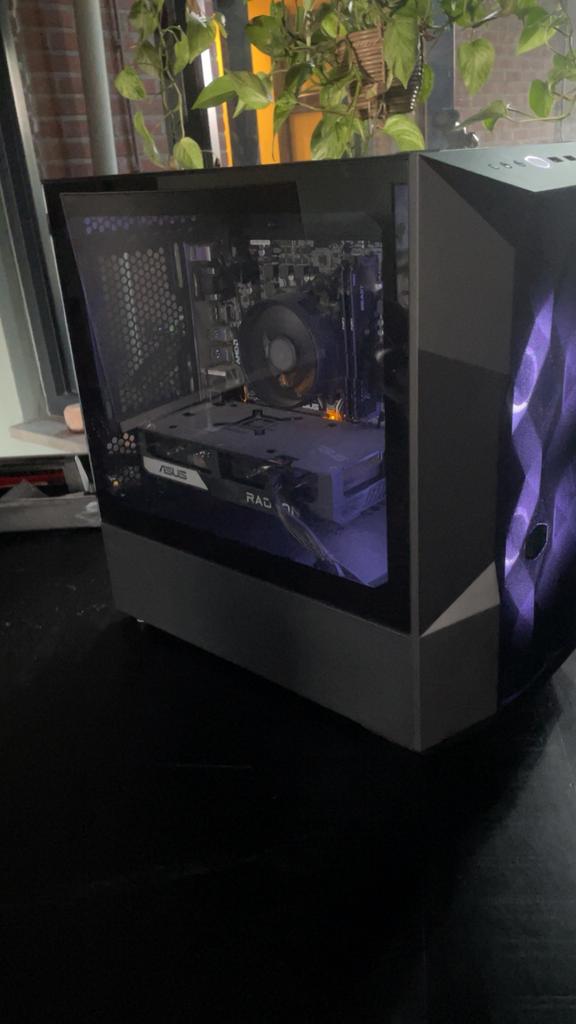 Gaming pc plus controller, Computers en Software, Desktop Pc's, 4 Ghz of meer, SSD, Gaming, Ophalen of Verzenden