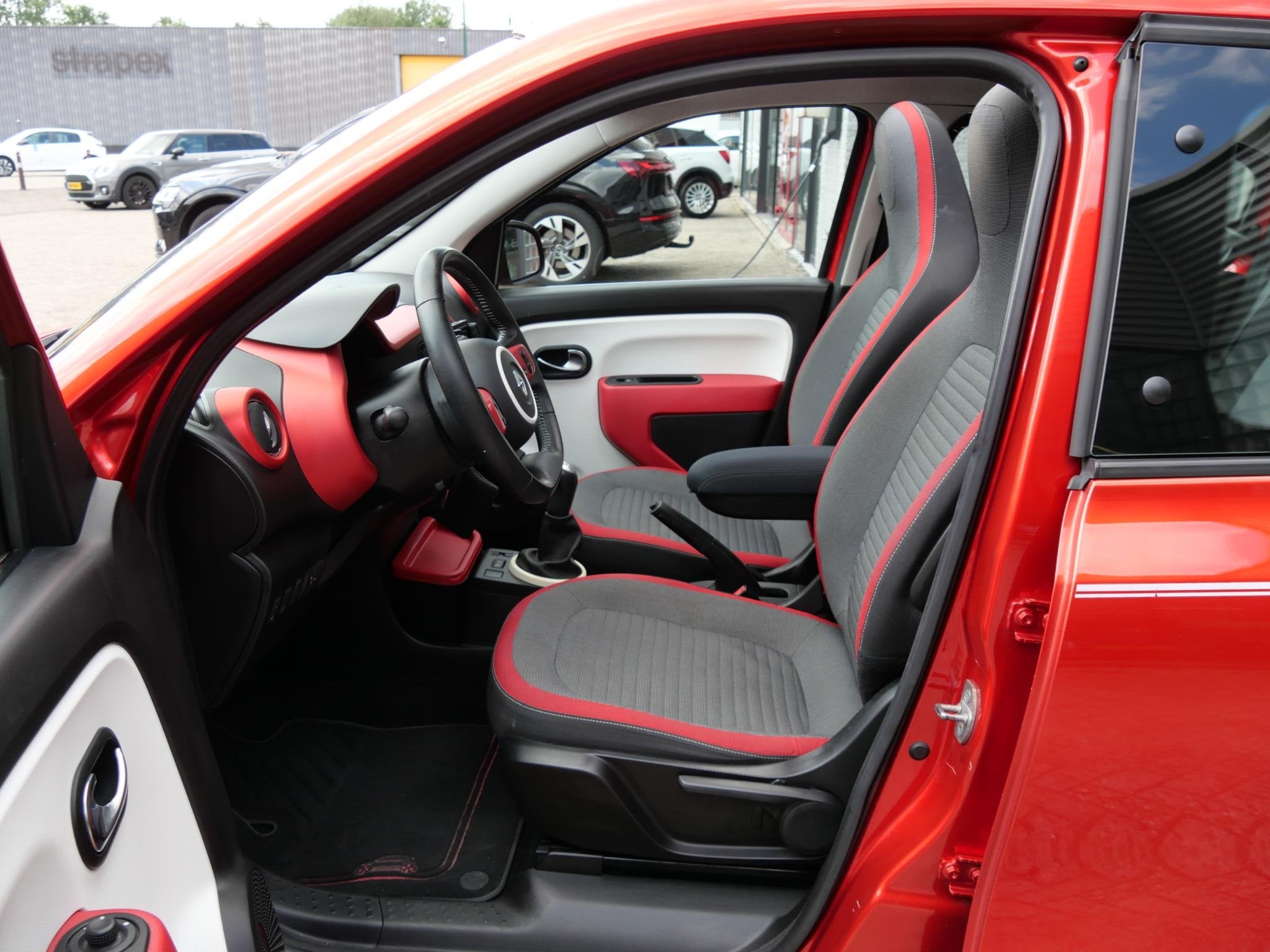 Renault Twingo 1.0 SCe DYNAMIQUE/ VOUWDAK, Gebruikt, Euro 6, 840 kg, 4 stoelen