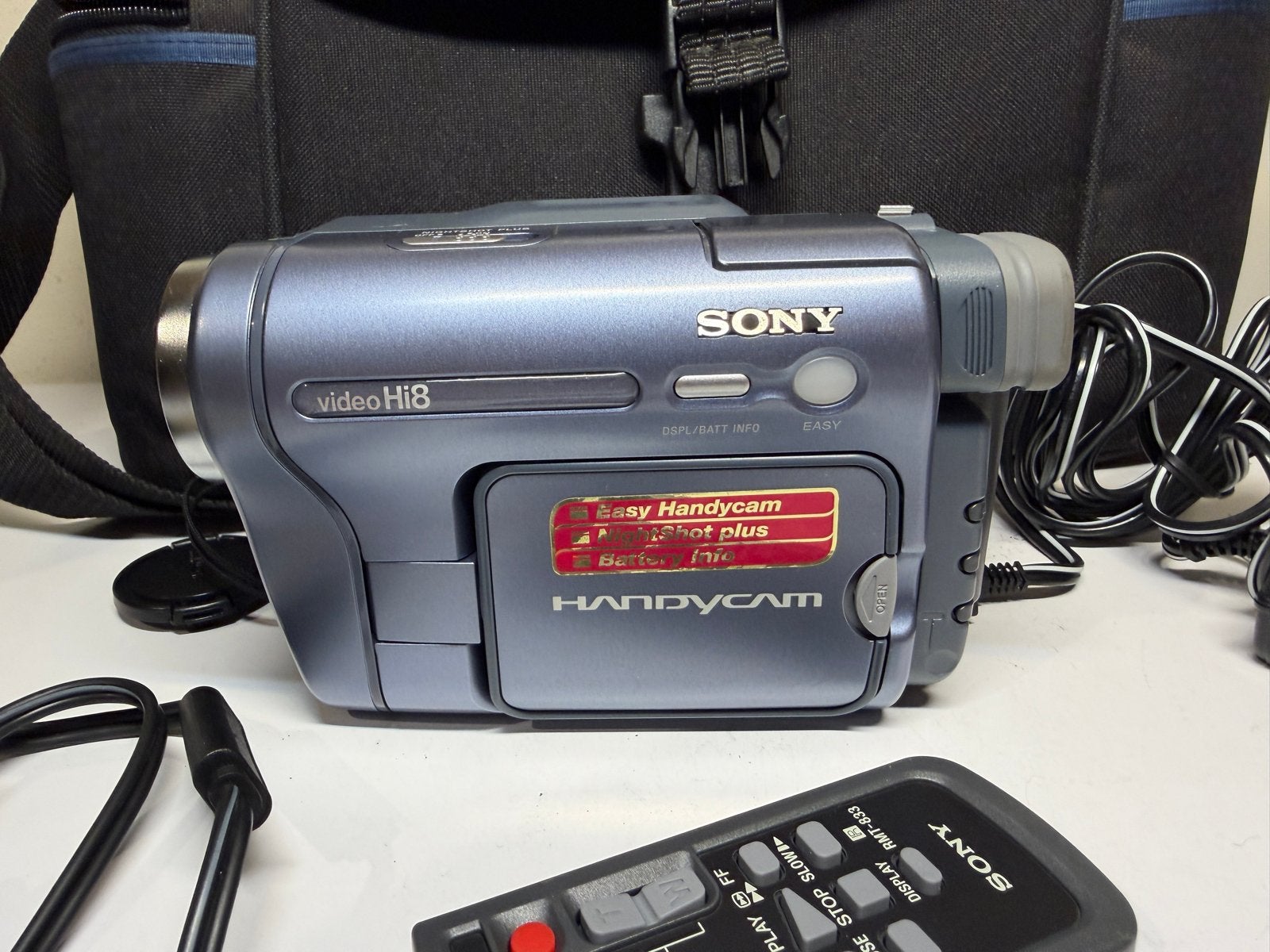 Sony CCD-TRV228E Video Hi8 Handycam met accessoires, Gebruikt, Overige soorten, Ophalen of Verzenden, 8 tot 20x