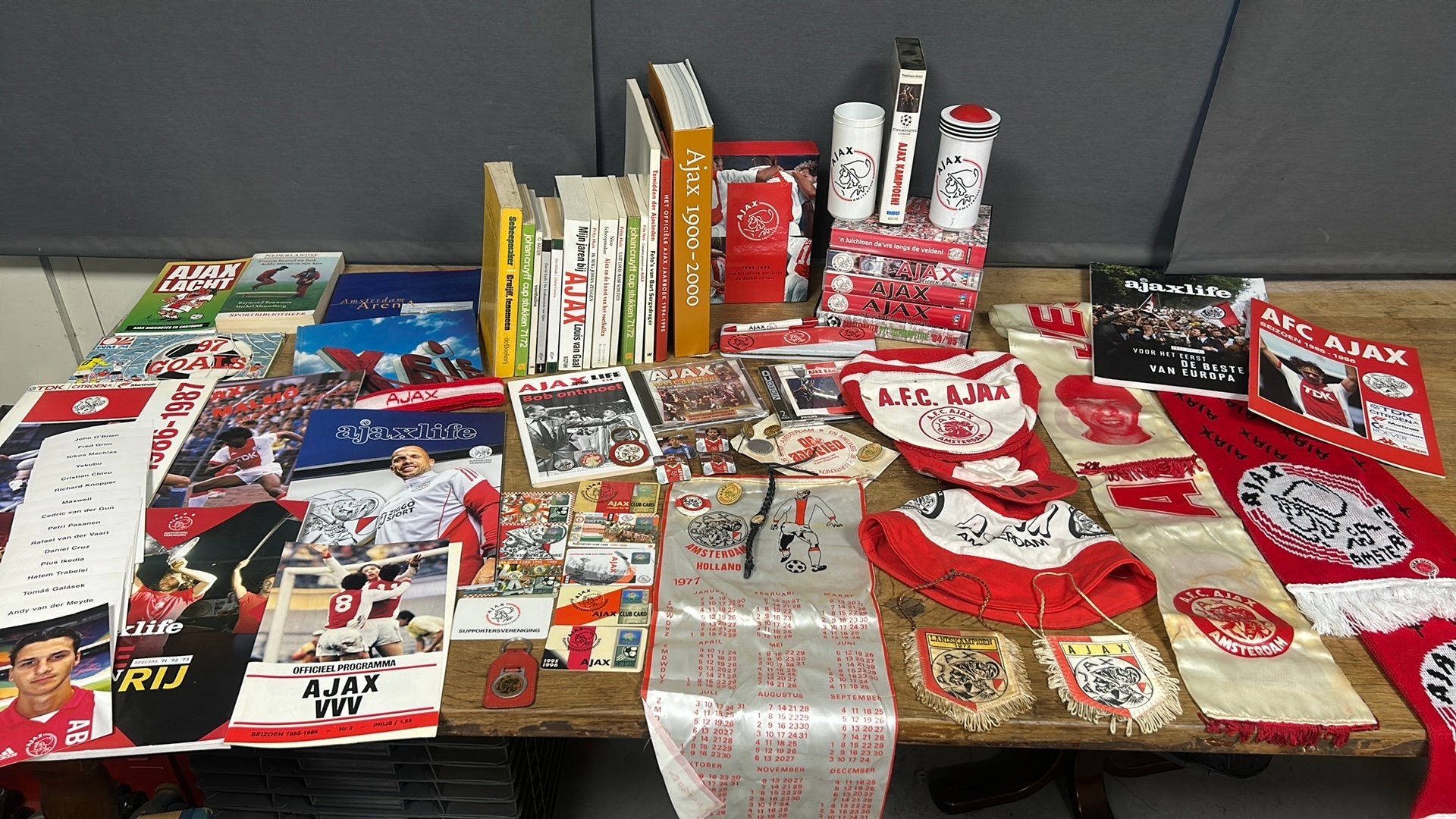 Grote verzameling Ajax., Verzamelen, Sportartikelen en Voetbal, Ophalen of Verzenden, Zo goed als nieuw, Ajax, Boek of Tijdschrift