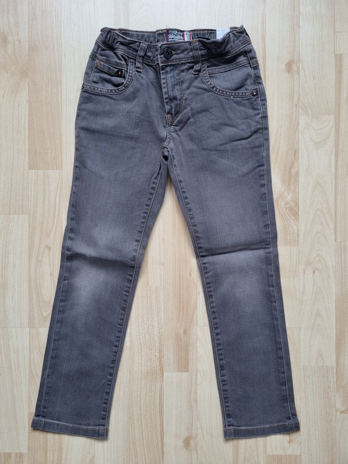 Spijkerbroek van Here+There - maat 134, Kinderen en Baby's, Broek, Gebruikt, Ophalen of Verzenden, HERE & THERE