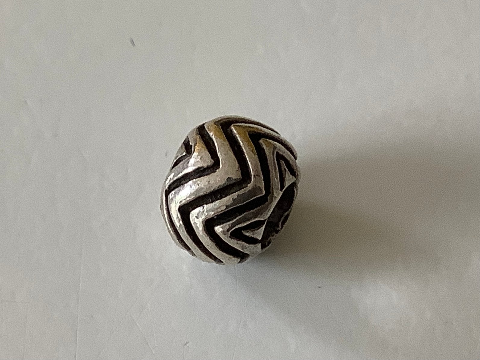 Trollbeads museum bead, zigzag, zeldzaam, Sieraden, Tassen en Uiterlijk, Ophalen of Verzenden, Zo goed als nieuw, Zilver, Trollbeads