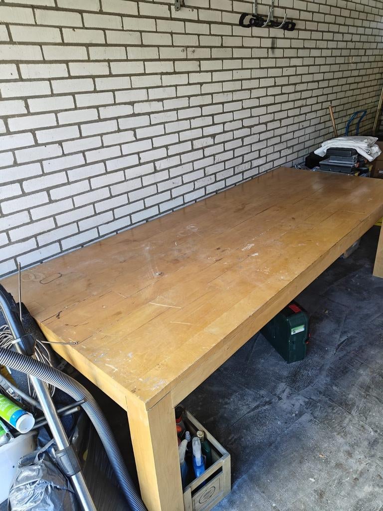 Grote werk/ tuintafel 2.50x1.00 (gratis), Doe-het-zelf en Verbouw, Werkbanken, Ophalen, Gebruikt