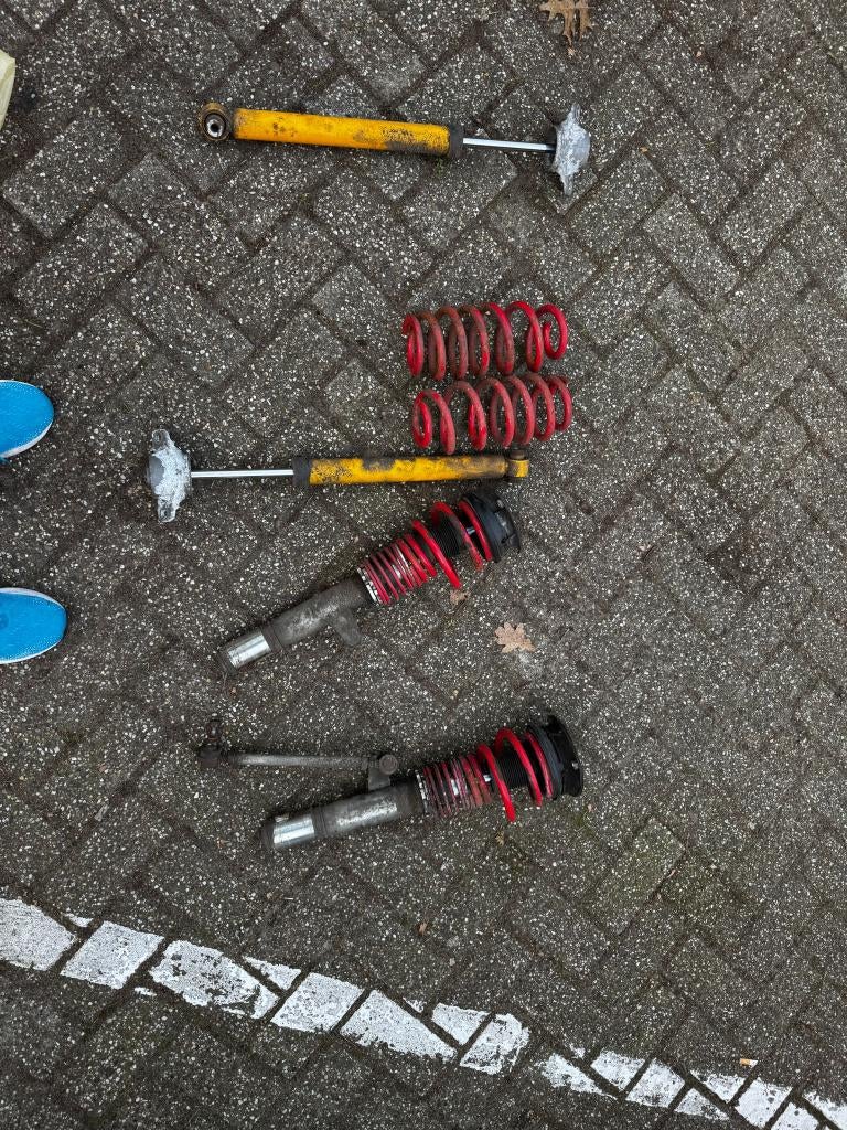 een complete set gebruikte sportvering van TA Technix, Ophalen, Gebruikt