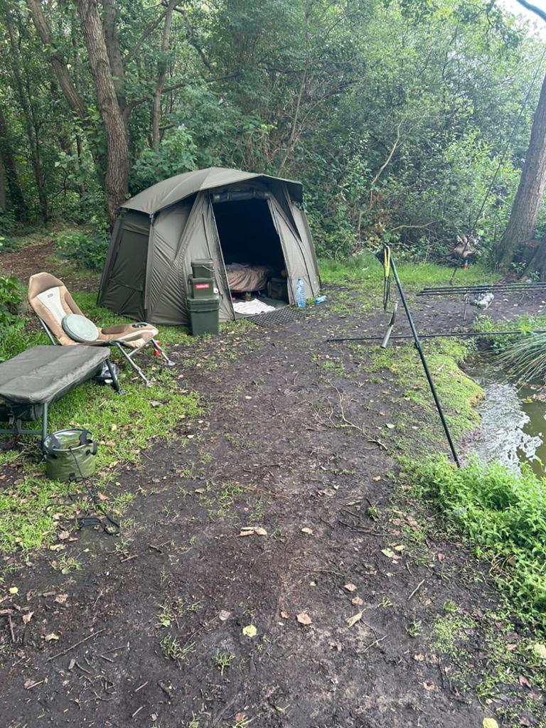 Zgan tempest rs100 brolly van trakker, Watersport en Boten, Hengelsport | Karpervissen, Ophalen of Verzenden, Zo goed als nieuw
