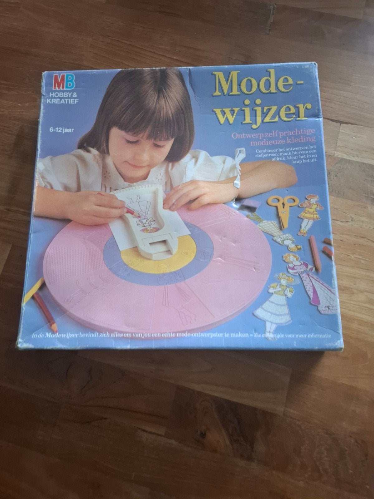 MB vintage mode model ontwerpen - mode wijzer, Een of twee spelers, Ophalen of Verzenden, Gebruikt, MB