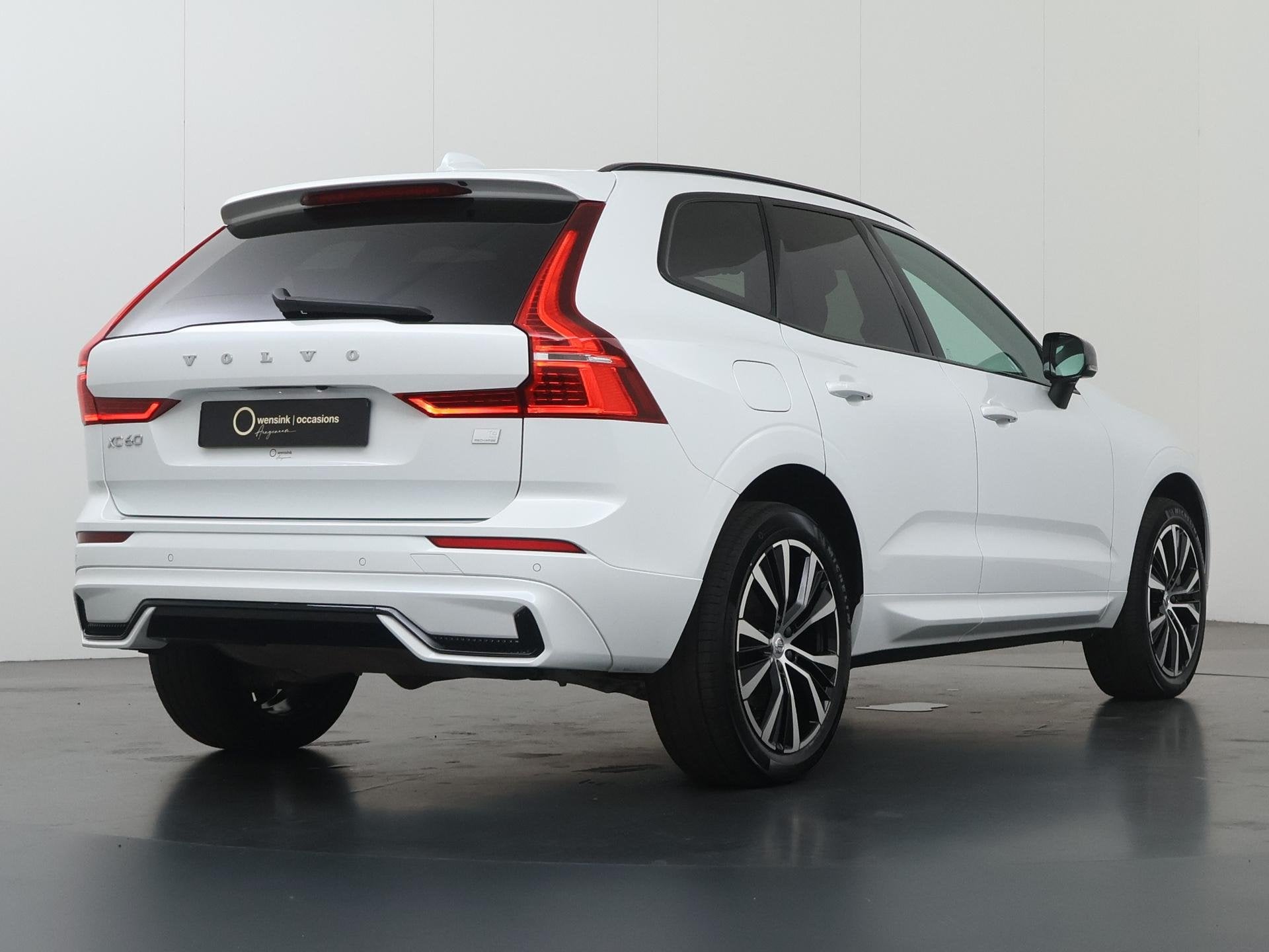 Volvo XC60 2.0 Recharge T6 AWD R-Design | Panoramadak | Elek, Auto's, Gebruikt, 4 cilinders, 1969 cc, Leder en Stof
