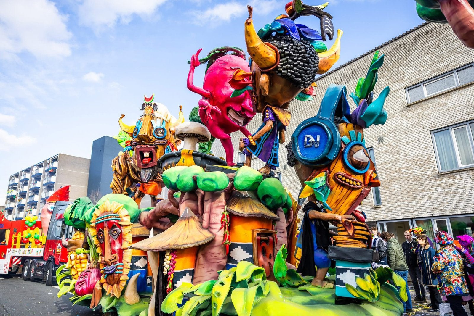 Carnavals wagen, Ophalen