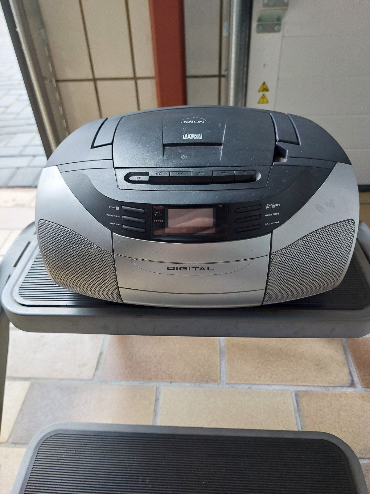Vxton draagbare radio met CD-speler - Zilver/Zwart, Ophalen, Gebruikt, Radio, Met cd-speler