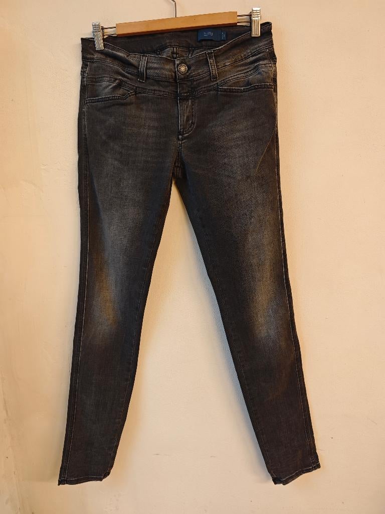 Jeans Closed, Ophalen of Verzenden, Zo goed als nieuw, Grijs, W30 - W32 (confectie 38/40)