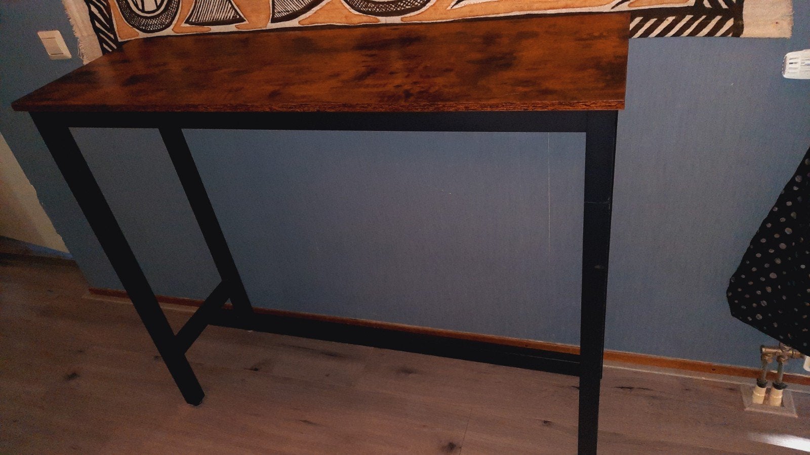 Hoge bartafel/sidetable met industrieel design, Ophalen