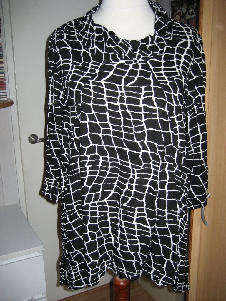 tuniek maat 46 Choice zwart wit viscose rayon, Kleding | Dames, Zwart, Maat 46/48 (XL) of groter, Choice, Ophalen of Verzenden