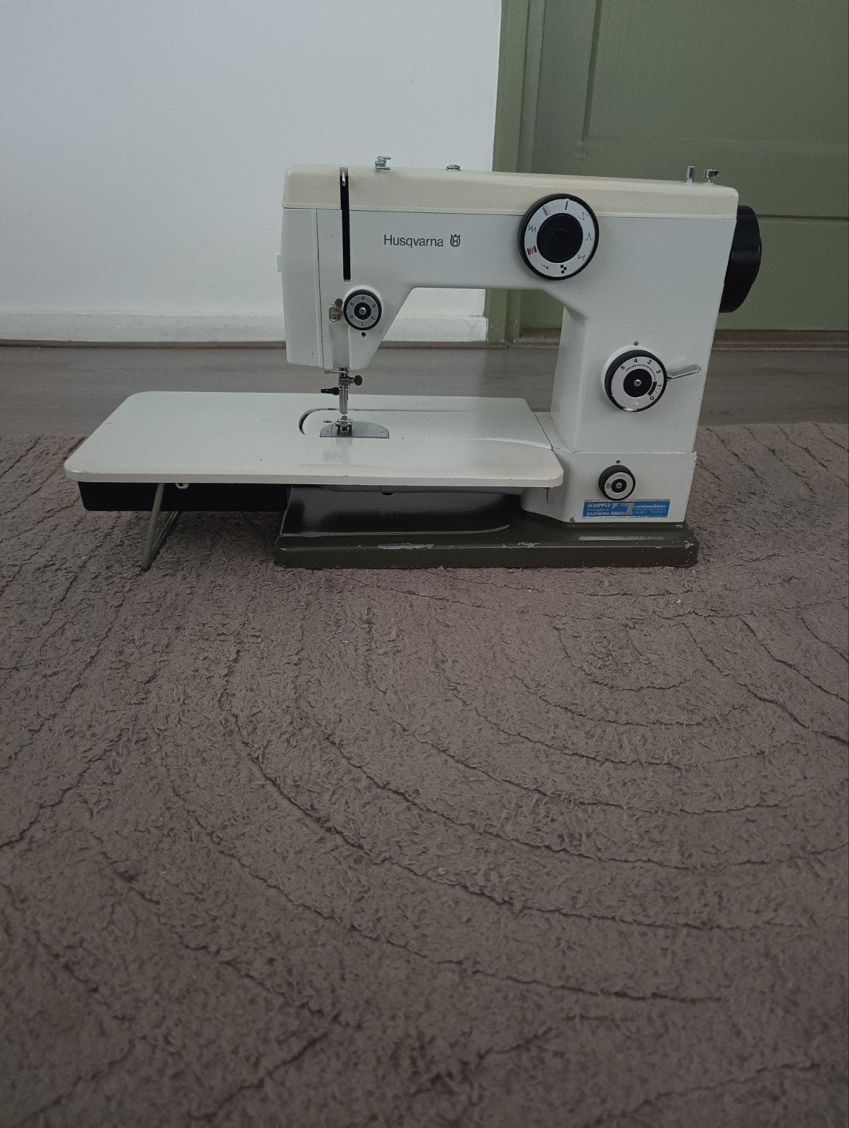 Husqvarna Naaimachine met accessoires, Hobby en Vrije tijd, Naaimachines en Toebehoren, Ophalen, Gebruikt, Naaimachine, Husqvarna